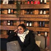 Erfahrener Türkischlehrer, der die einfachsten Methoden des Unterrichts nutzt